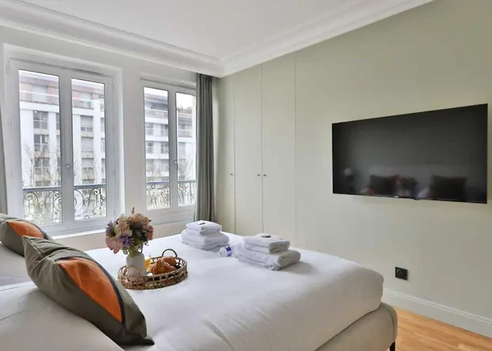 Modern Apartment - 1Br-4P - Canal St-Martin
